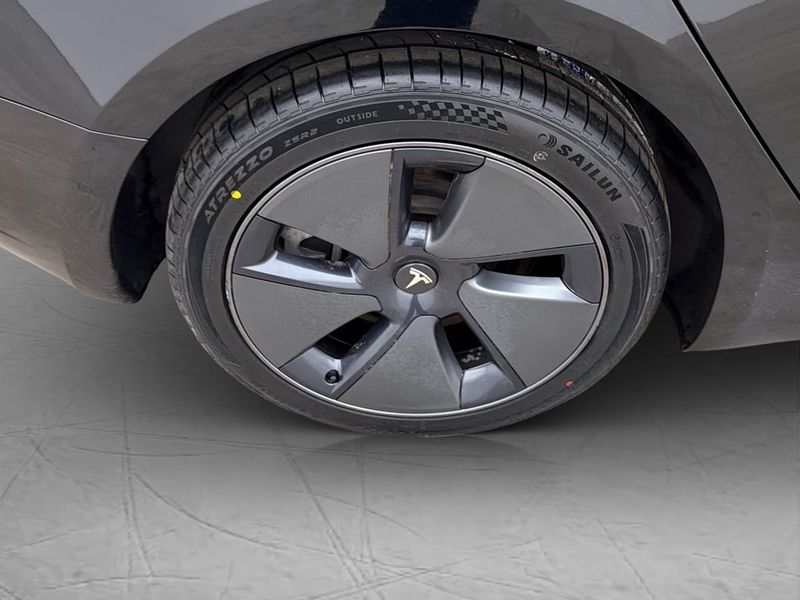 Tesla Model 3 bild 33