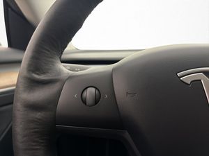 Tesla Model 3 bild 14
