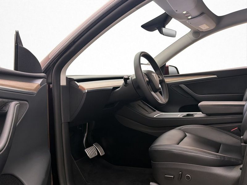 Tesla Model Y bild 11