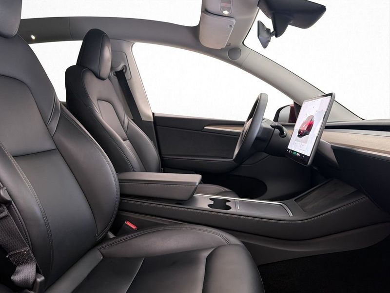 Tesla Model Y bild 27