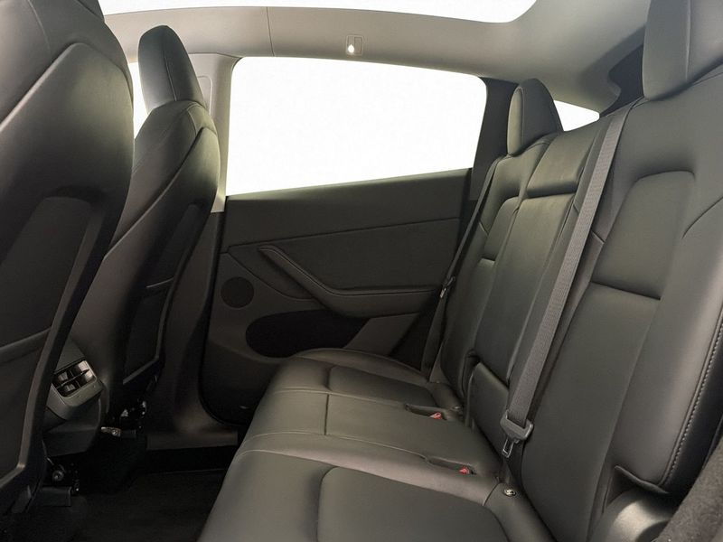Tesla Model Y bild 29