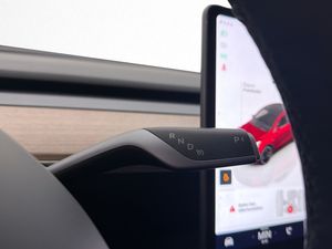 Tesla Model Y bild 17