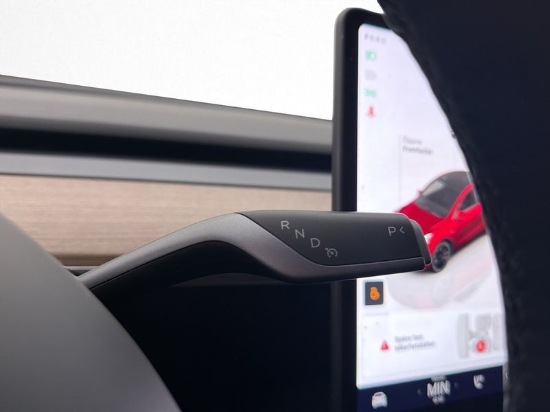 Tesla Model Y bild 17