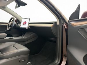 Tesla Model Y bild 28