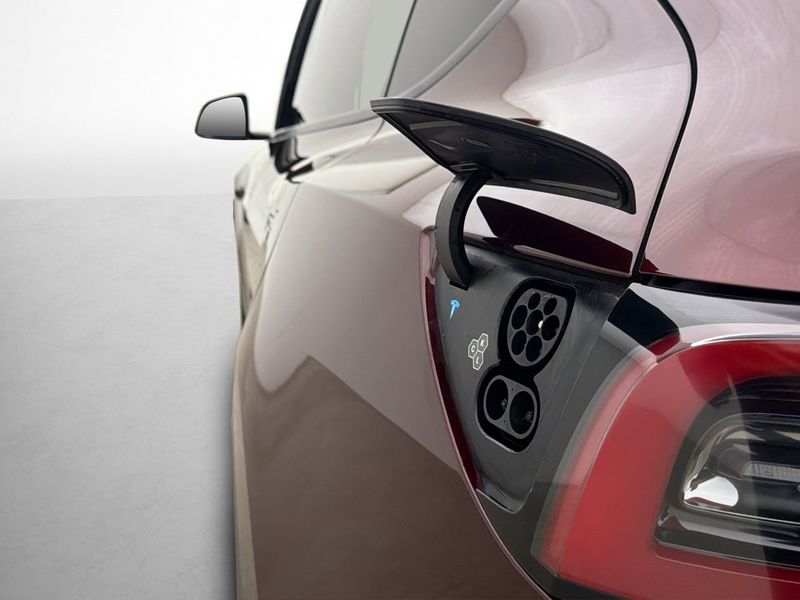 Tesla Model Y bild 25