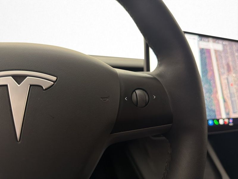 Tesla Model Y bild 16