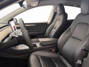 Tesla Model Y bild 12