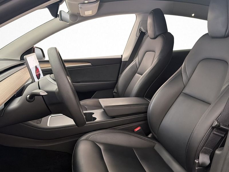 Tesla Model Y bild 12