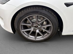 Tesla Model 3 bild 31