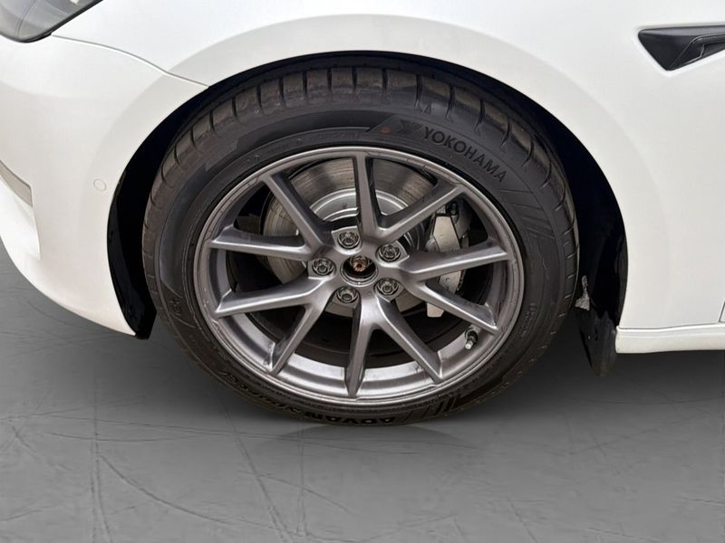 Tesla Model 3 bild 31