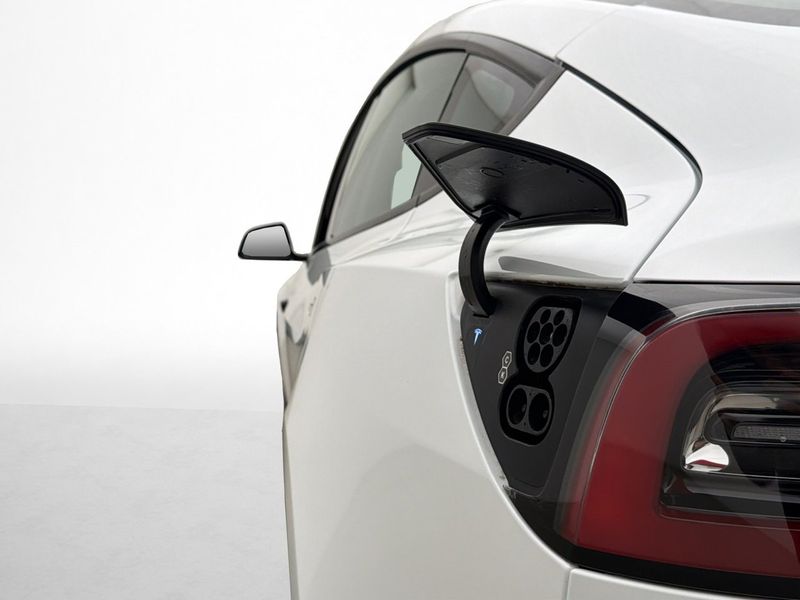 Tesla Model 3 bild 24
