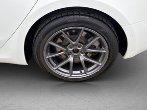 Tesla Model 3 bild 32