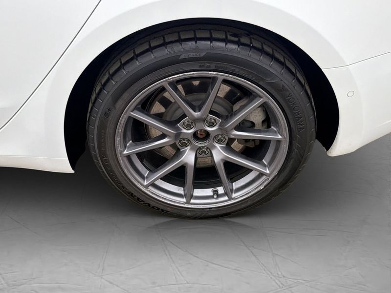 Tesla Model 3 bild 32