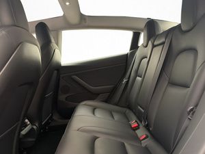 Tesla Model 3 bild 28