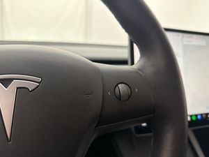 Tesla Model 3 bild 15