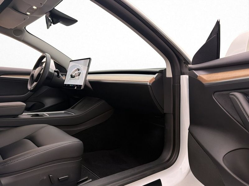 Tesla Model 3 bild 27