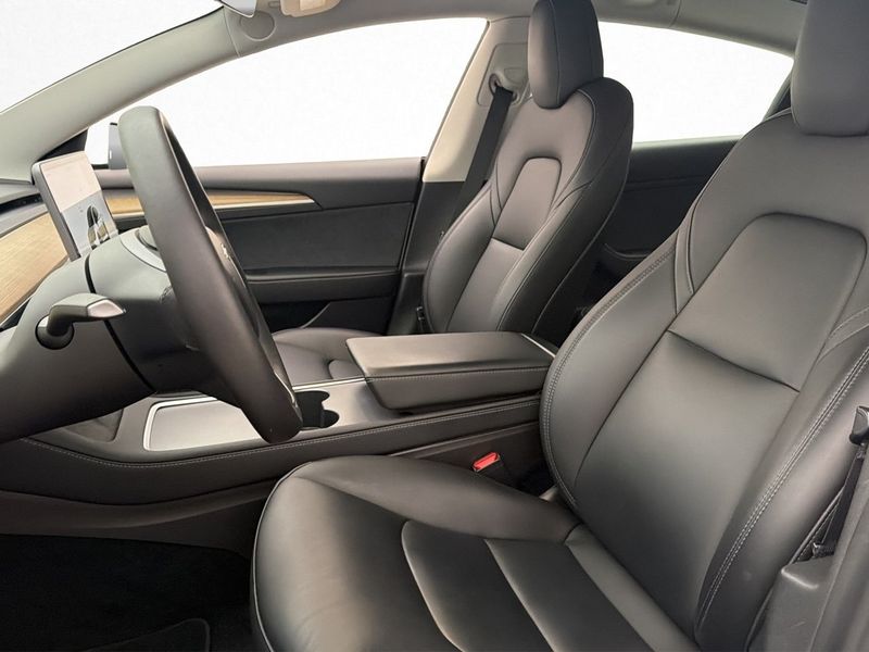 Tesla Model 3 bild 11