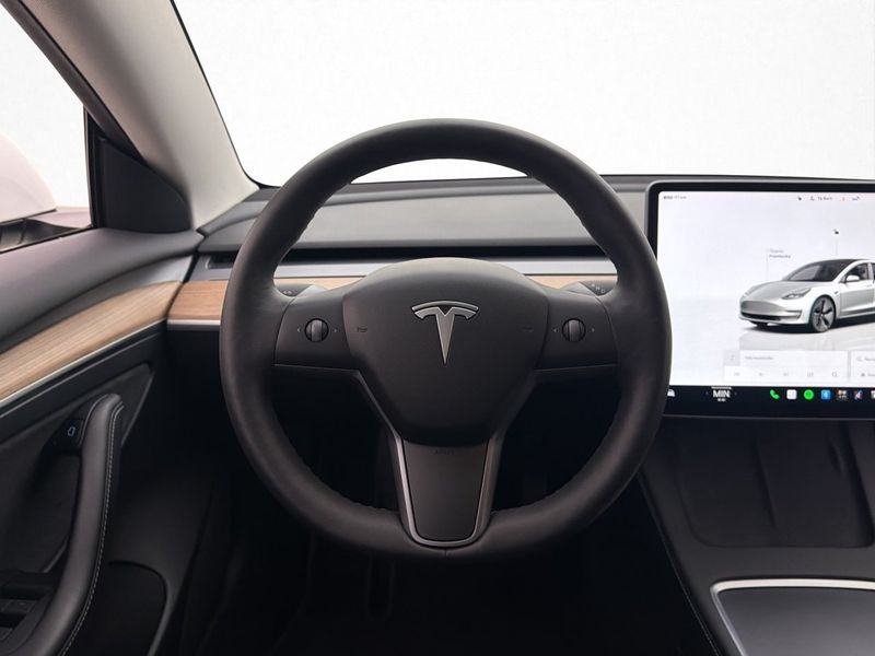 Tesla Model 3 bild 13