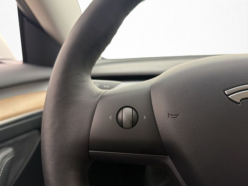 Tesla Model 3 bild 14