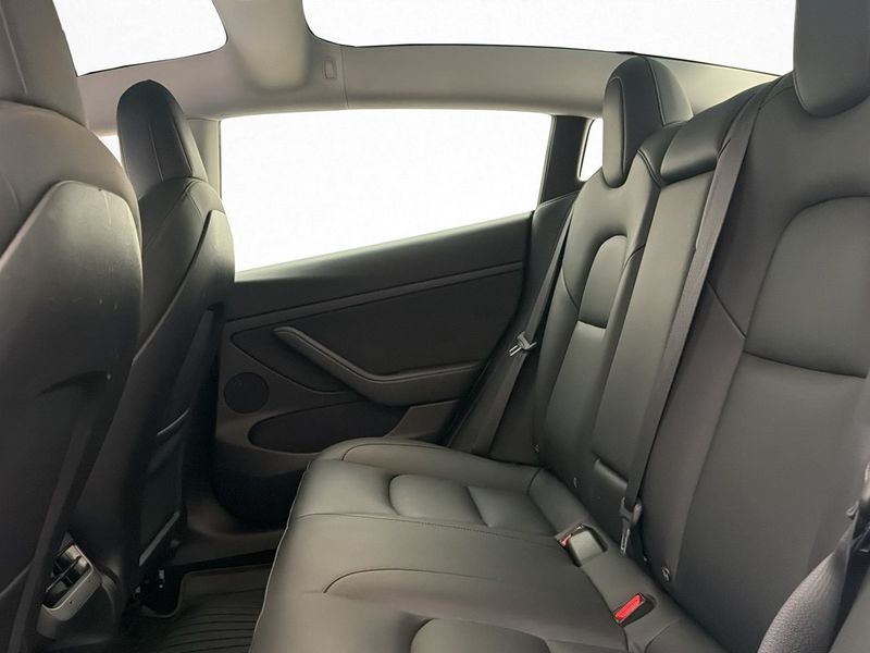 Tesla Model 3 bild 28