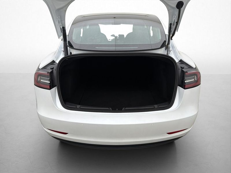 Tesla Model 3 bild 29