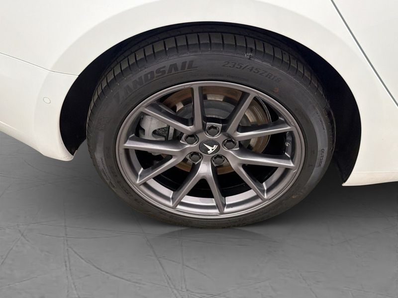 Tesla Model 3 bild 33