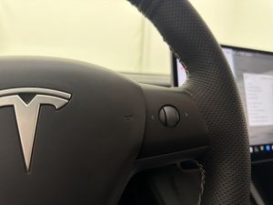 Tesla Model 3 bild 15