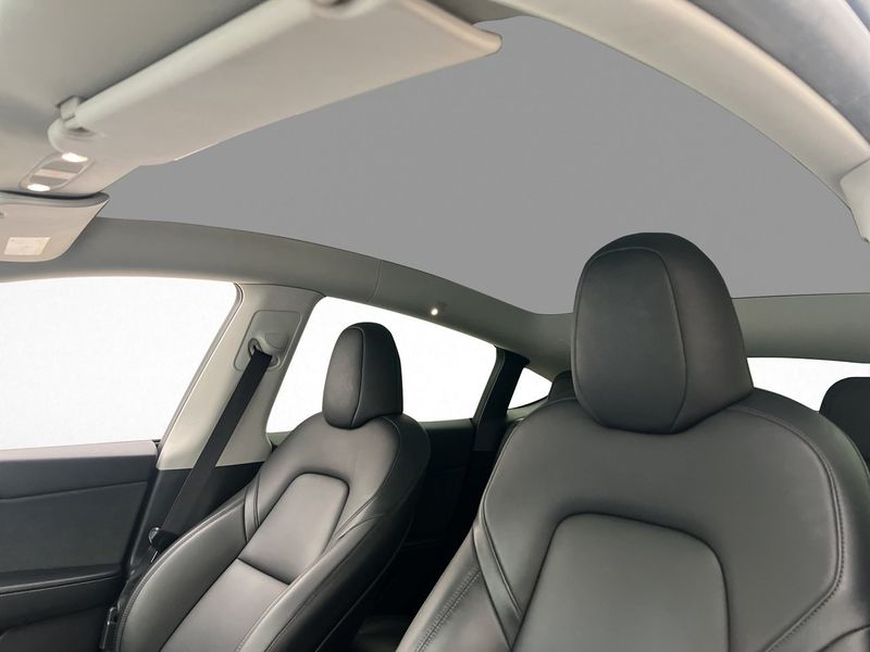 Tesla Model Y bild 13