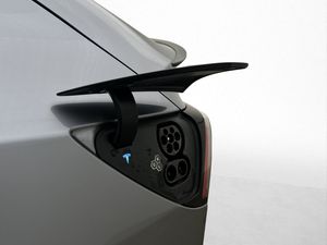 Tesla Model Y bild 26
