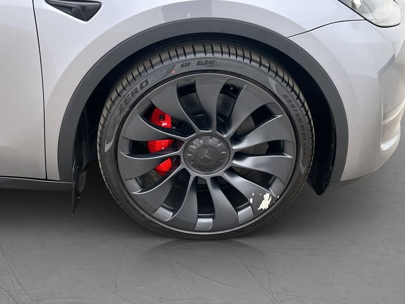 Tesla Model Y bild 36