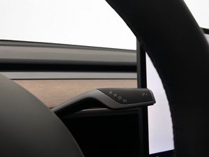 Tesla Model Y bild 17