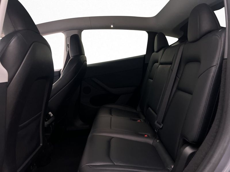 Tesla Model Y bild 30