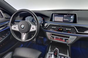 BMW 745 bild 15
