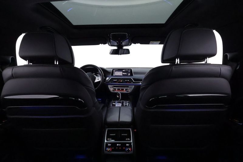 BMW 745 bild 28