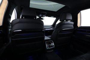 BMW 745 bild 30