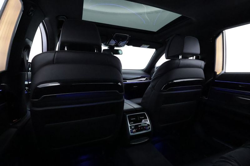 BMW 745 bild 30