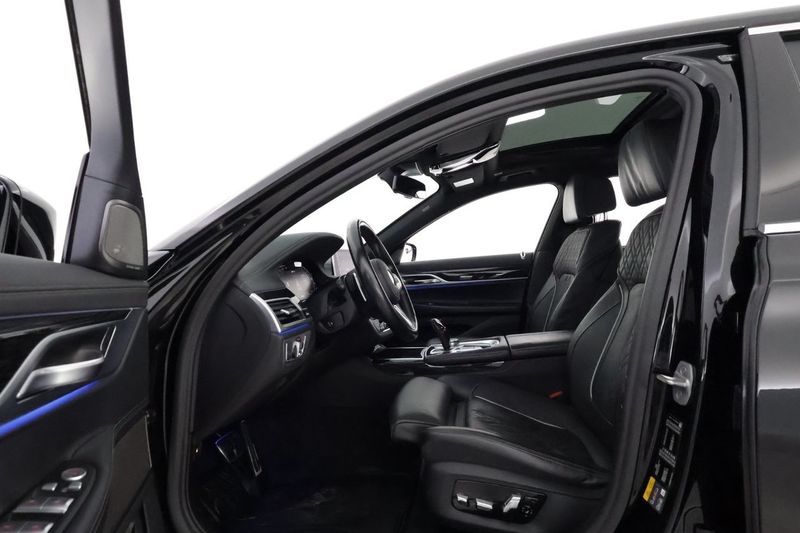 BMW 745 bild 10