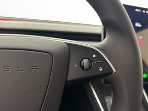Tesla Model Y bild 35
