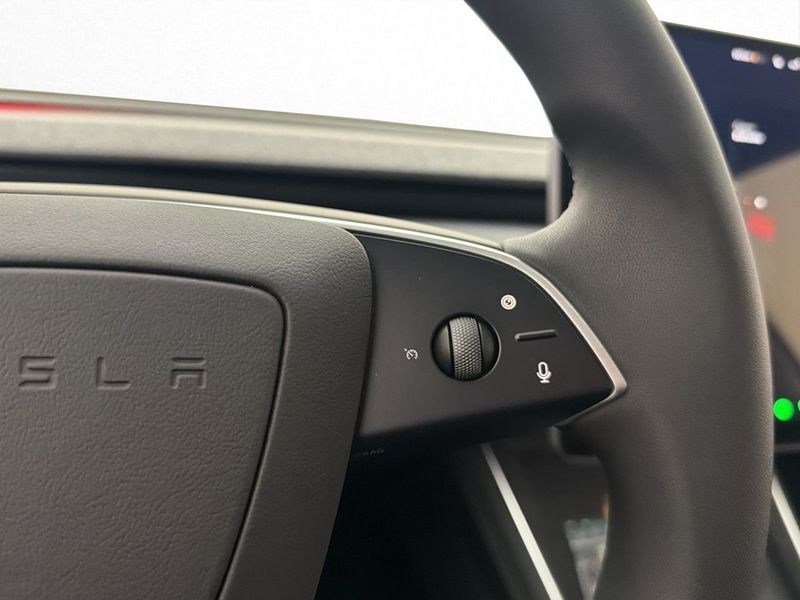Tesla Model Y bild 35