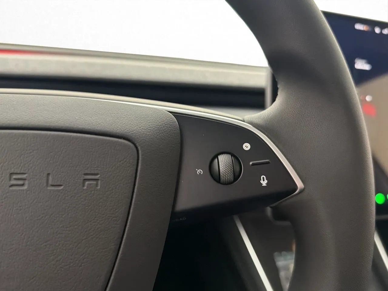 Tesla Model Y bild 35