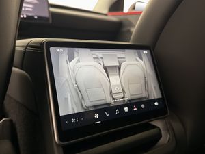 Tesla Model Y bild 24