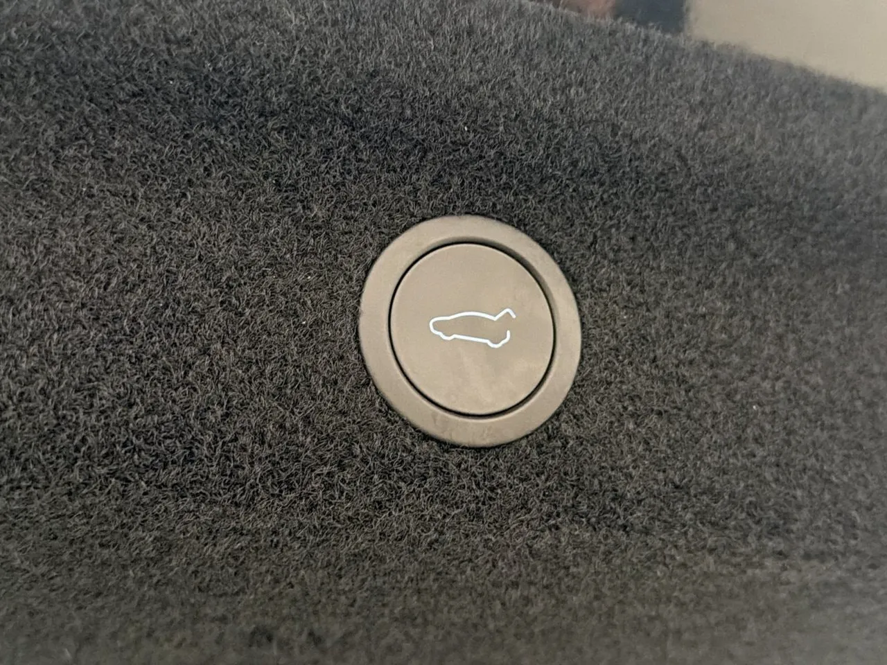 Tesla Model Y bild 19