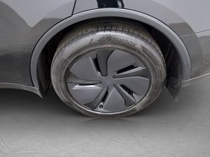 Tesla Model Y bild 12