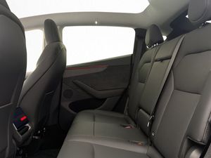 Tesla Model Y bild 21