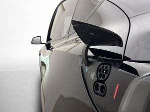 Tesla Model Y bild 20