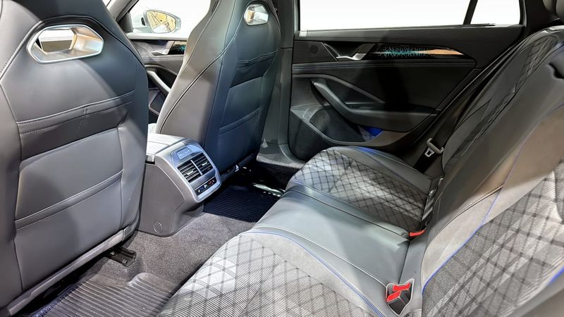 Volkswagen Passat bild 12