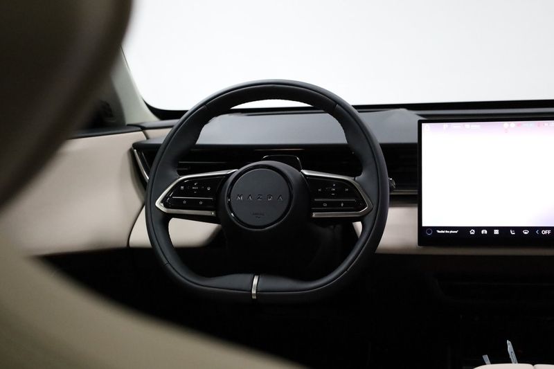 Mazda CX-6e bild 10