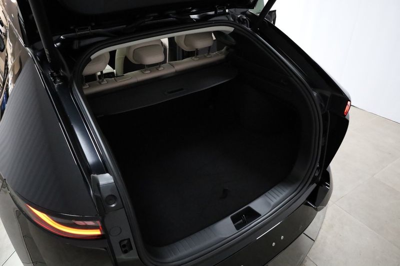 Mazda CX-6e bild 19