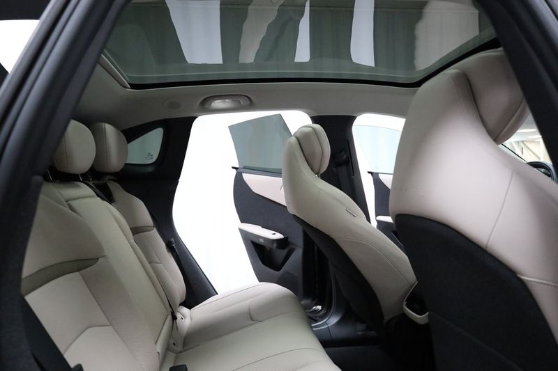 Mazda CX-6e bild 23