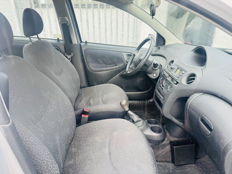 Toyota Yaris bild 5